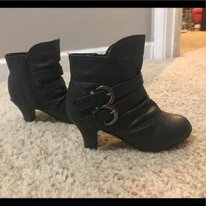 Girls size 10 black booties